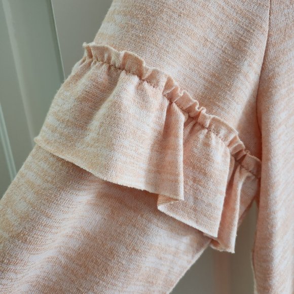 14th & Union Long Flutter Sleeve Pink Lightweight Sweater. Size Large. - Picture 5 of 6